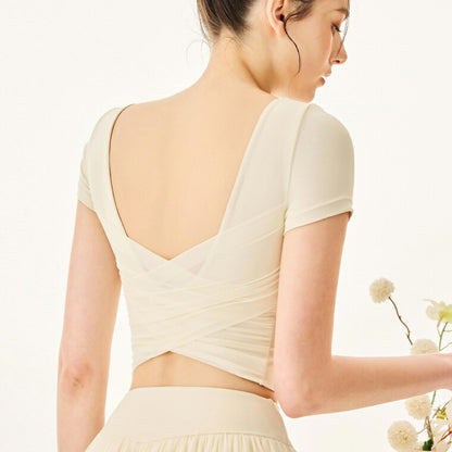 Short-sleeved top with cups t318